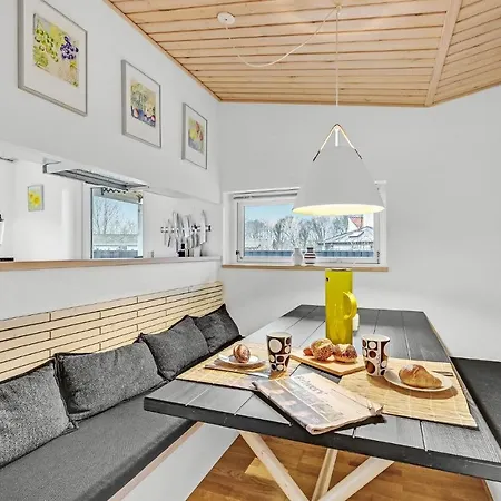 Дом отдыха Amazing In With Wifi, 3 Bedrooms And Sauna